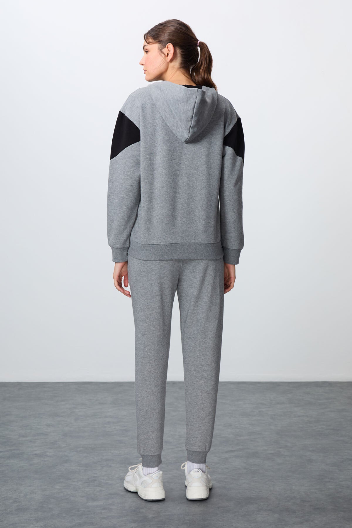 Grey Melange Compact Cotton Thick Smooth Textured Hooded Oversize Fit Women's Tracksuit Set - 95343