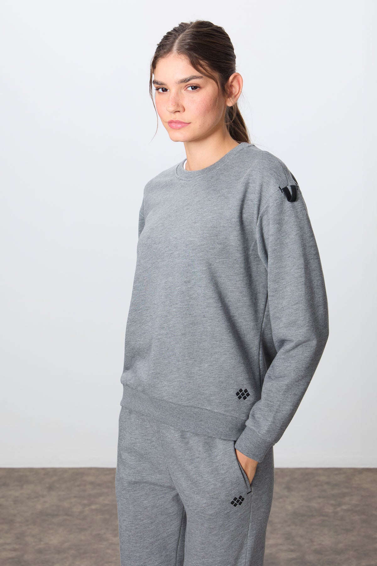 Grey Melange Compact Cotton Thick Smooth Textured O Collar Oversize Fit Women's Tracksuit Set - 95341