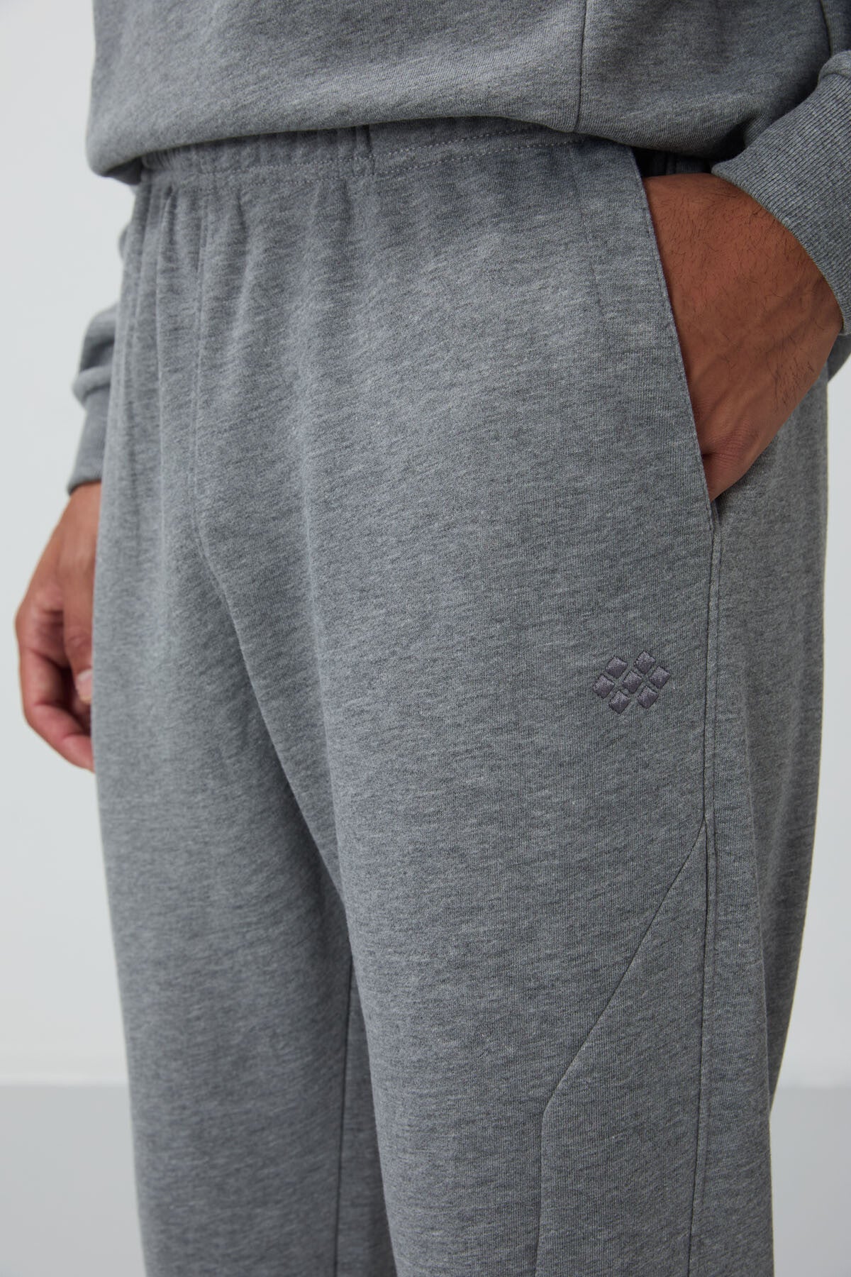 Grey Melange Compact Cotton Thick Smooth Textured O Collar Comfort Fit Men's Tracksuit Set -85263