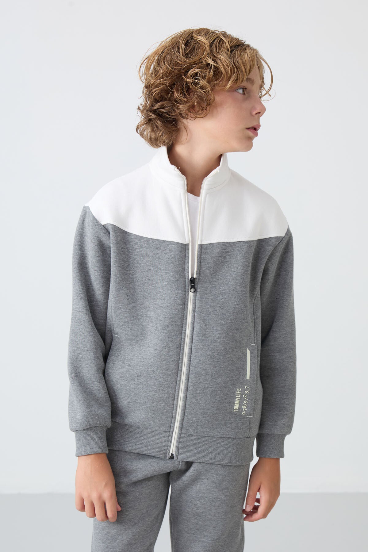 Grey Melange Cotton Thick Fleece-Lined Soft Textured Standard Fit Embroidered Boys' Tracksuit Set - 11240