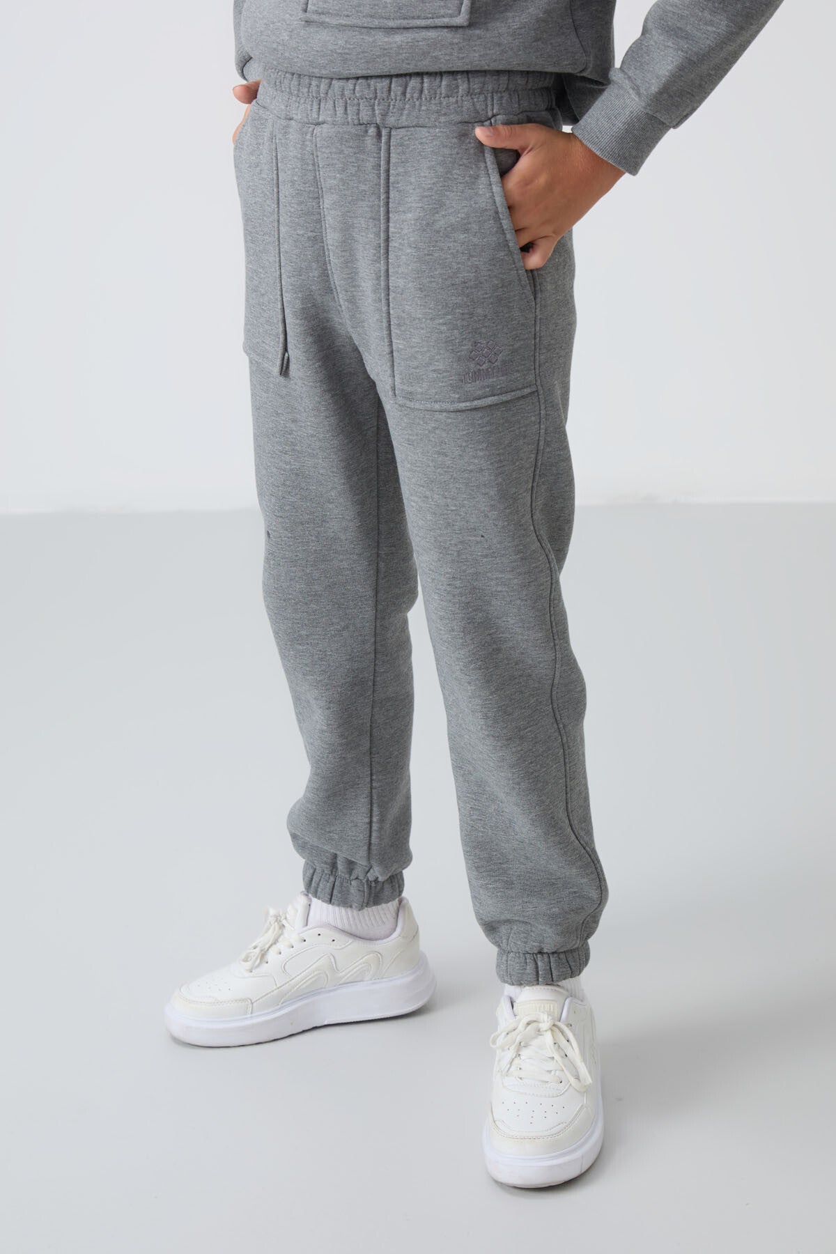 Grey Melange Cotton Thick Fleece-Lined Soft Textured Standard Fit Printed Boys' Tracksuit Set - 11257