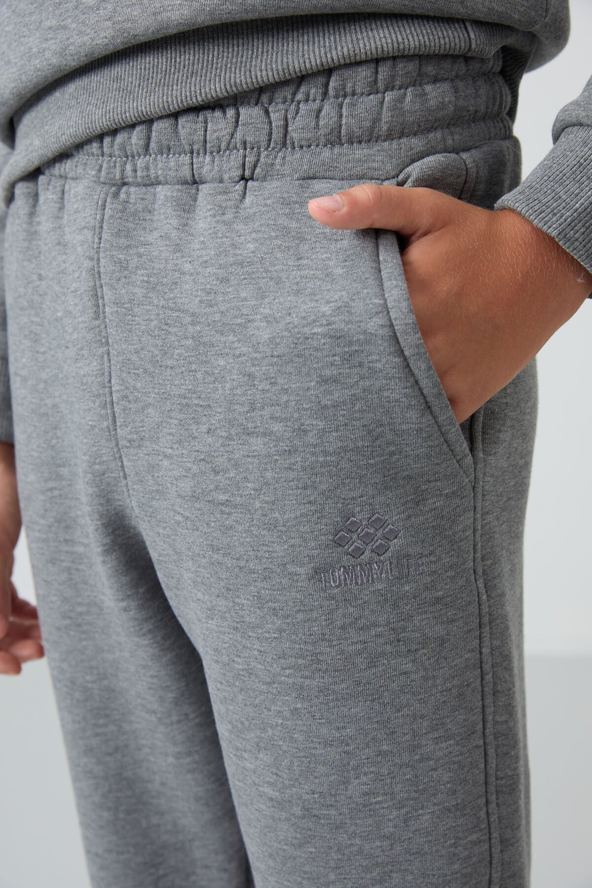 Grey Melange Cotton Thick Fleece-Lined Soft Textured Standard Fit Embroidered Boys' Tracksuit Set - 11249