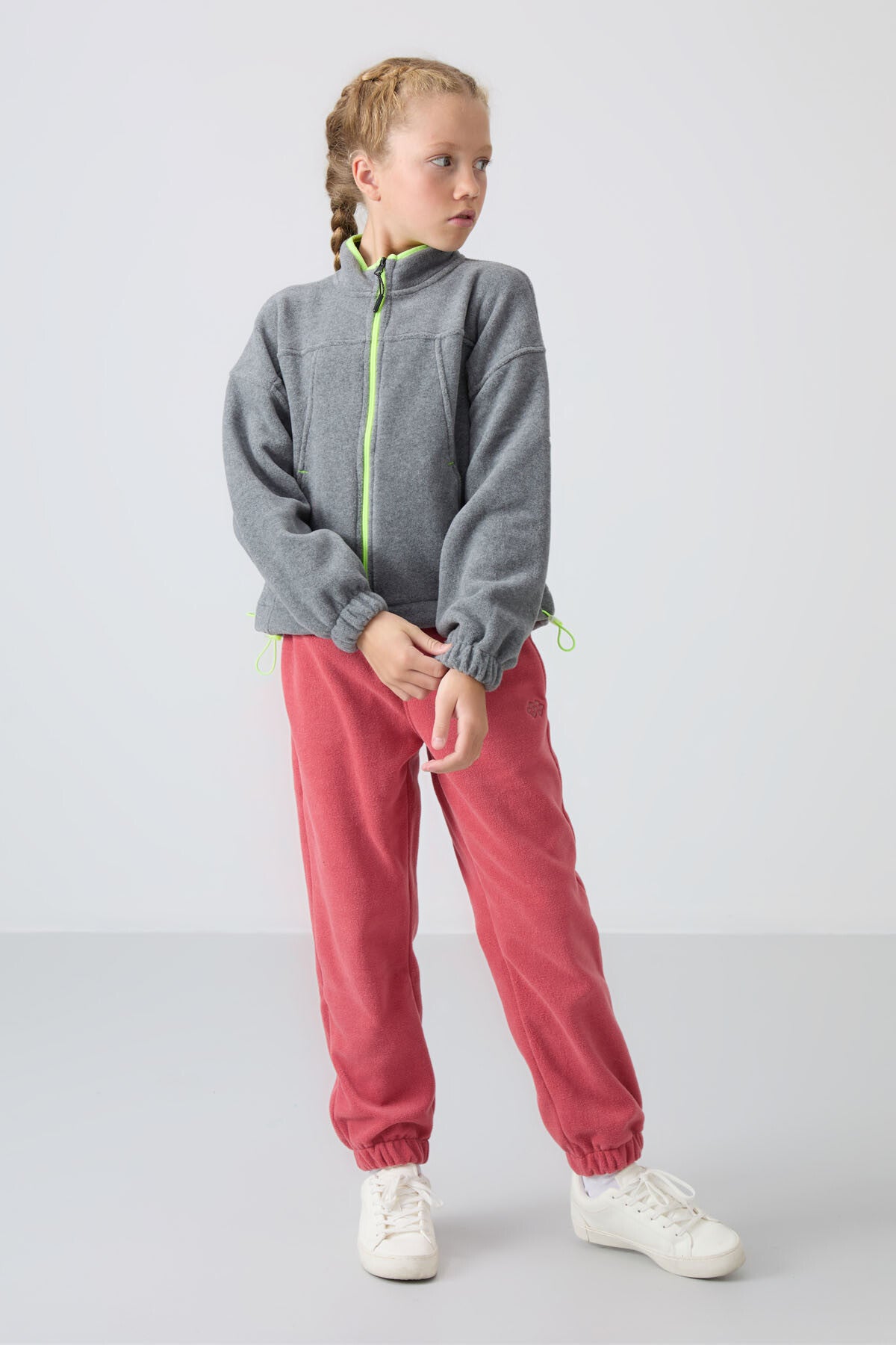 Grey Melange Thick Soft Textured Standard Fit Embroidered Fleece Girls' Sweatshirt - 75157
