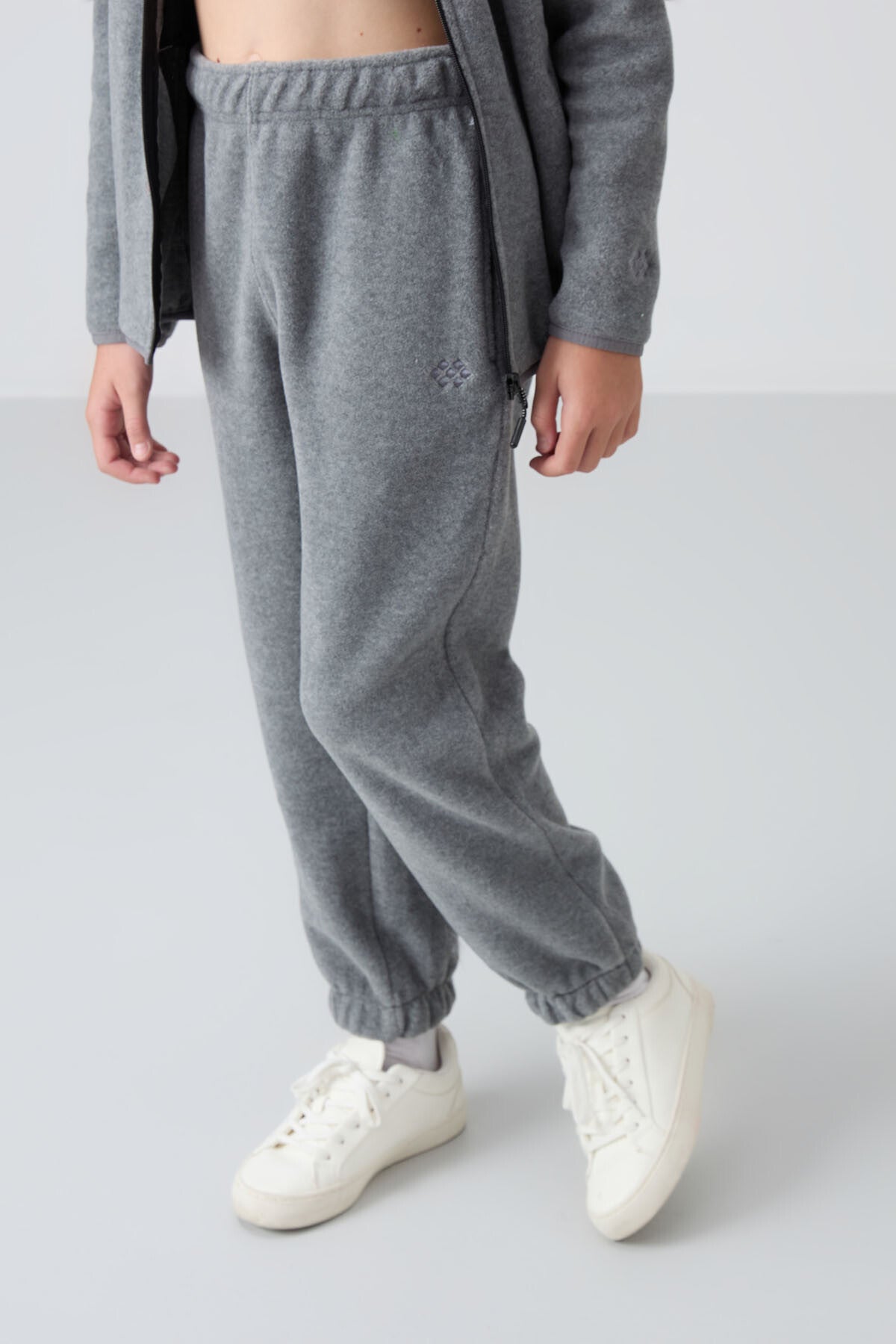Grey Melange Thick Soft Textured Standard Fit Embroidered Fleece Girls' Tracksuit Bottom - 75155