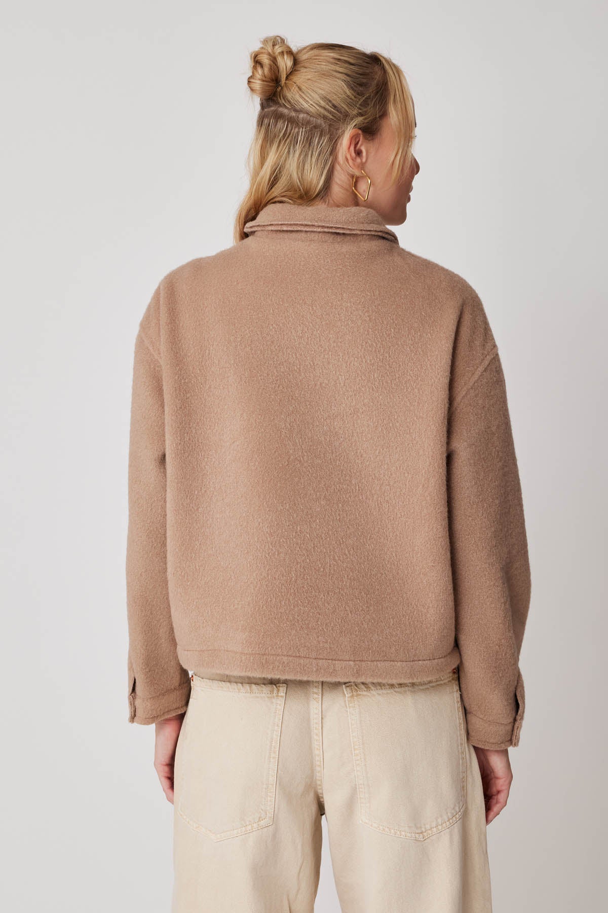 CROP JACKET WITH WIDE POCKETS