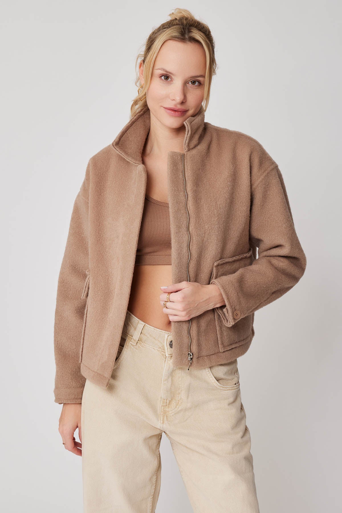 CROP JACKET WITH WIDE POCKETS