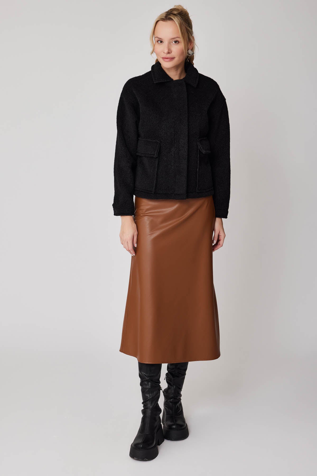CROP JACKET WITH WIDE POCKETS
