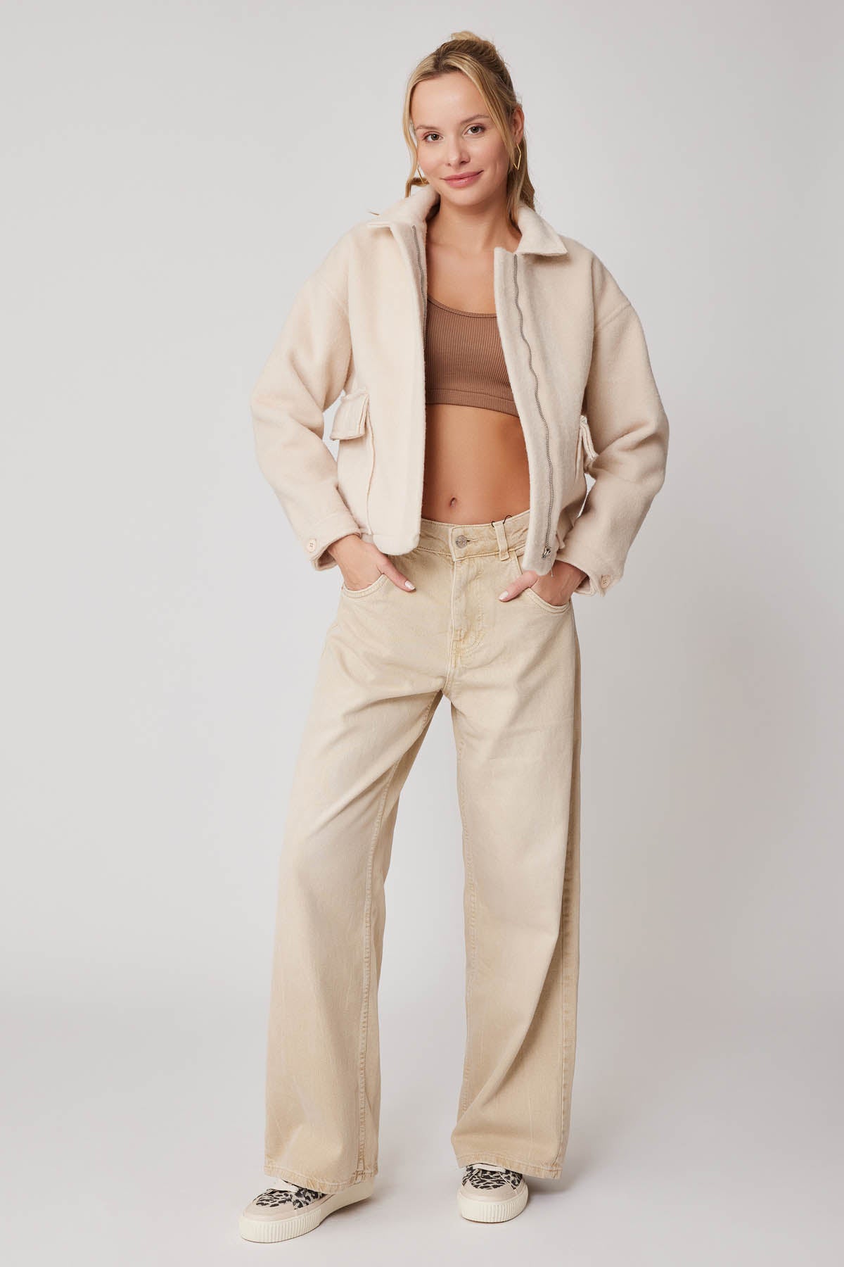 CROP JACKET WITH WIDE POCKETS