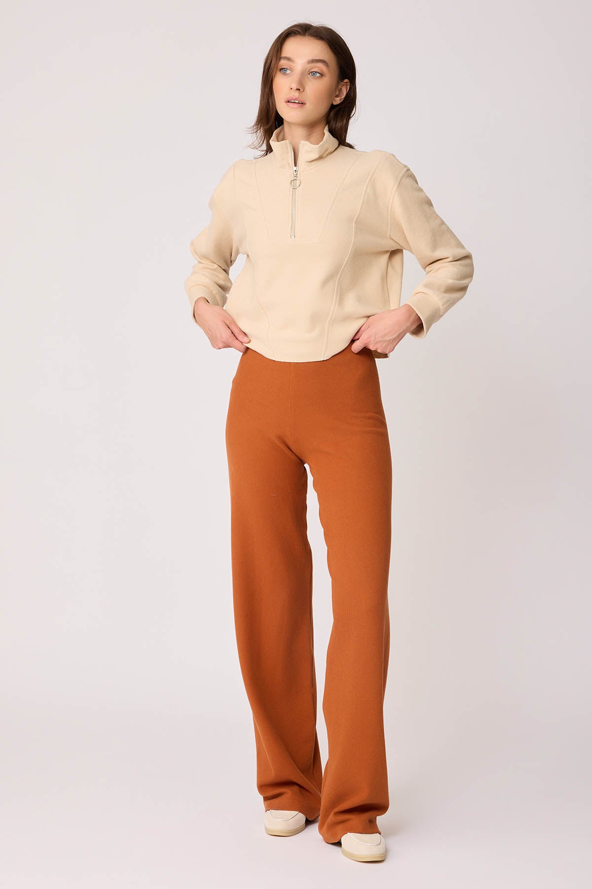 WIDE-ASPECT KNITTED TROUSERS