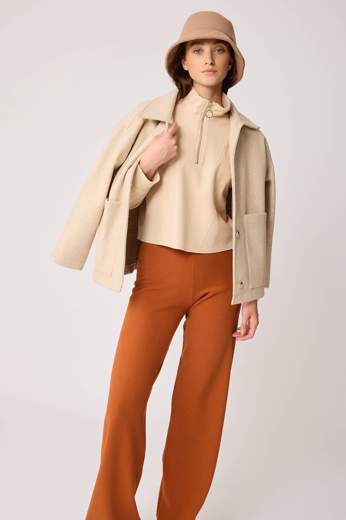 WIDE-ASPECT KNITTED TROUSERS