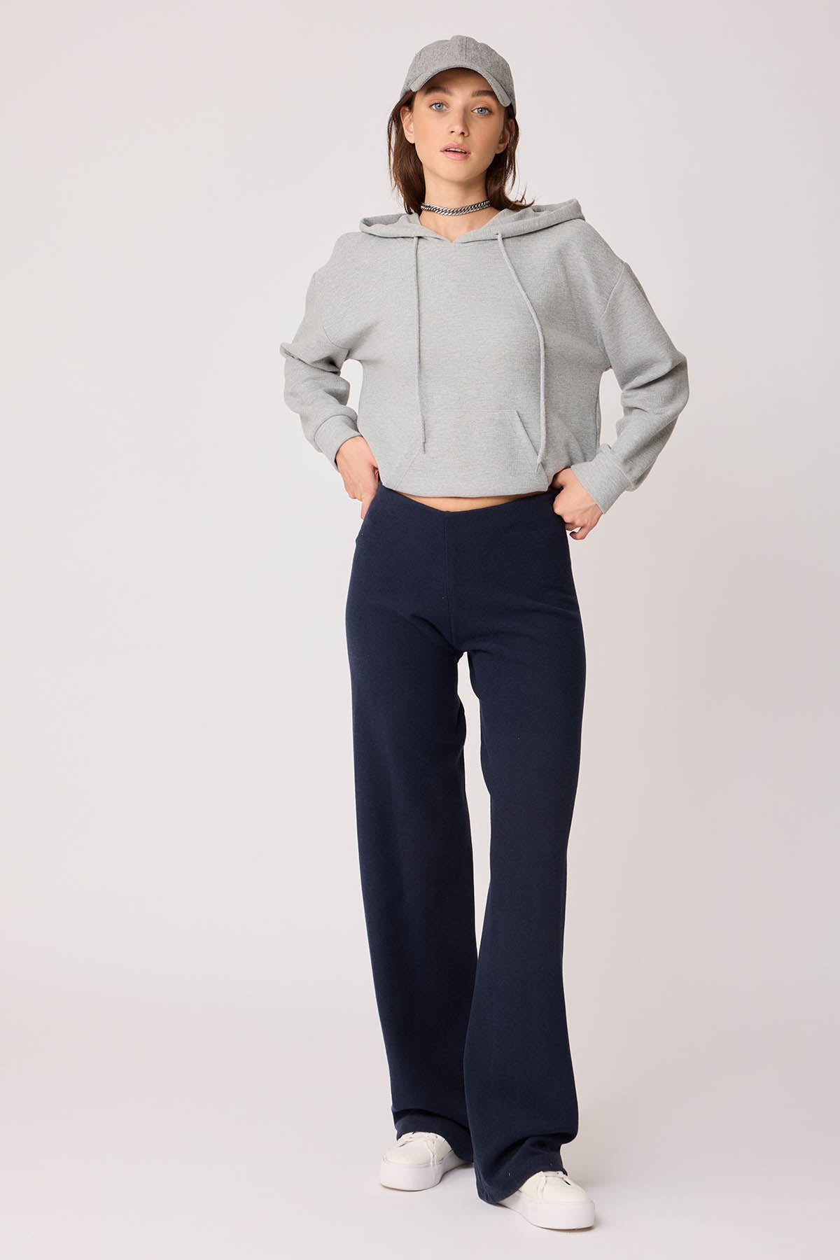 WIDE-ASPECT KNITTED TROUSERS