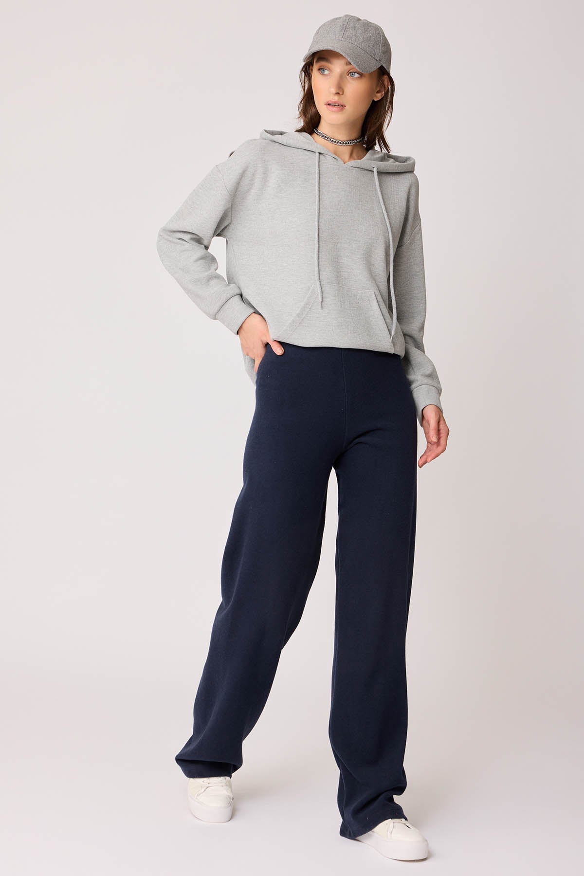 WIDE-ASPECT KNITTED TROUSERS