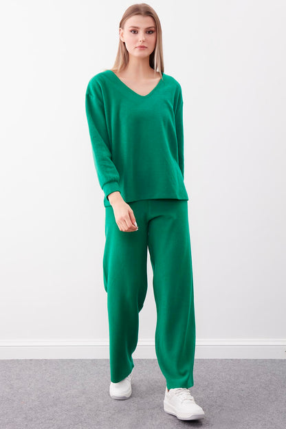 BROAD V NECK BLOUSE