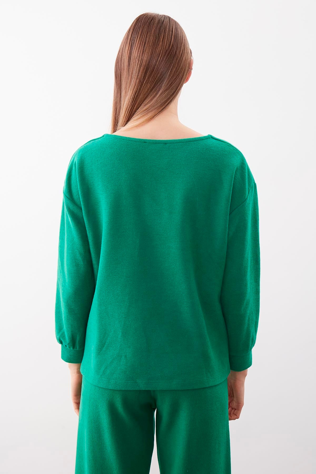 BROAD V NECK BLOUSE