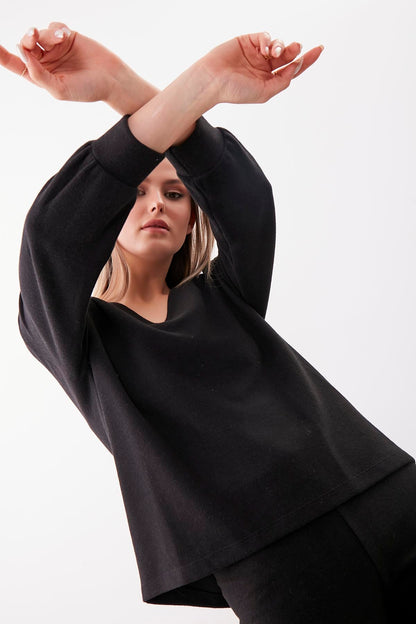 BROAD V NECK BLOUSE