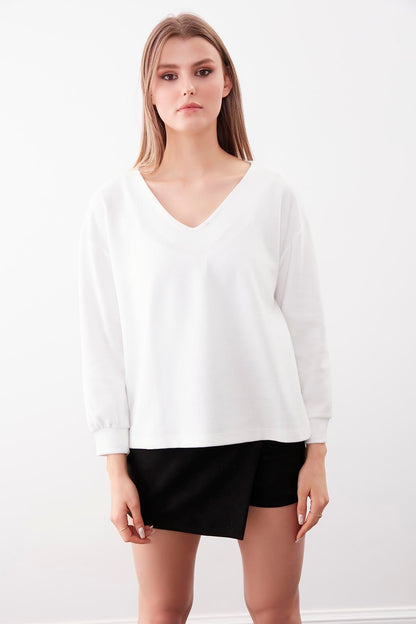BROAD V NECK BLOUSE