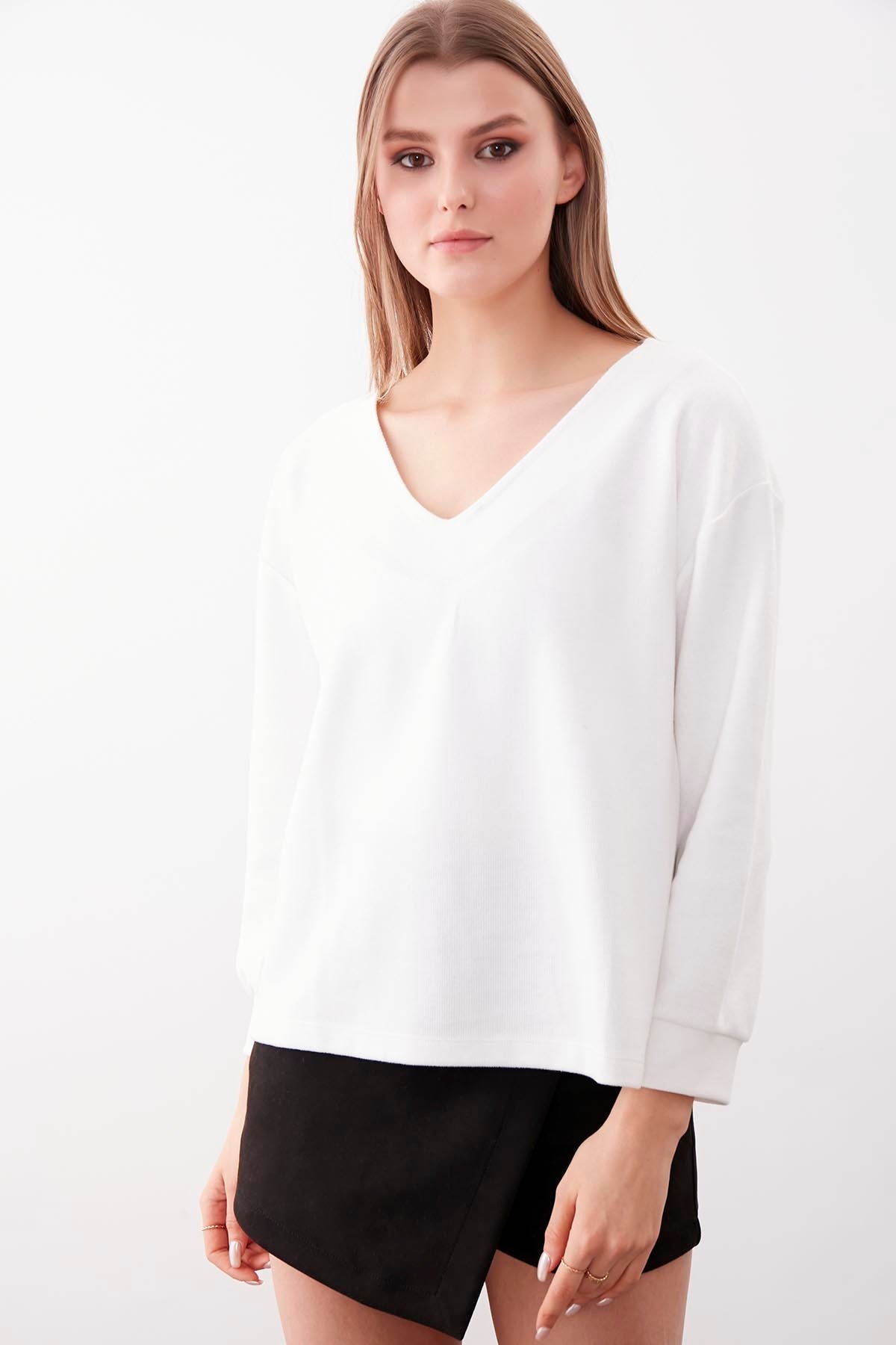 BROAD V NECK BLOUSE