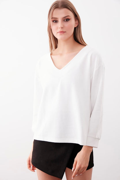 BROAD V NECK BLOUSE