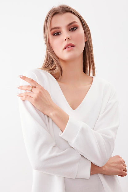 BROAD V NECK BLOUSE