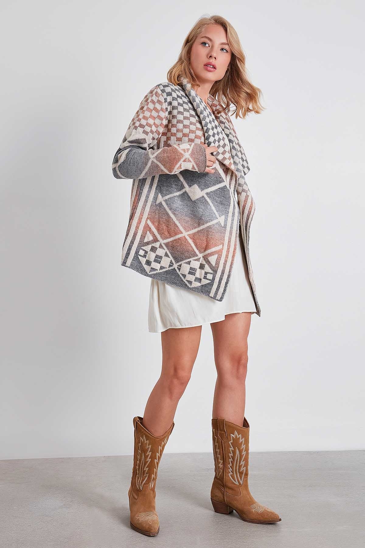 GEOMETRIC PATTERN SHAWL COLLAR KNITTED CARDIGAN