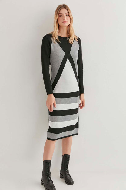 GEOMETRIC PATTERN KNITTED DRESS
