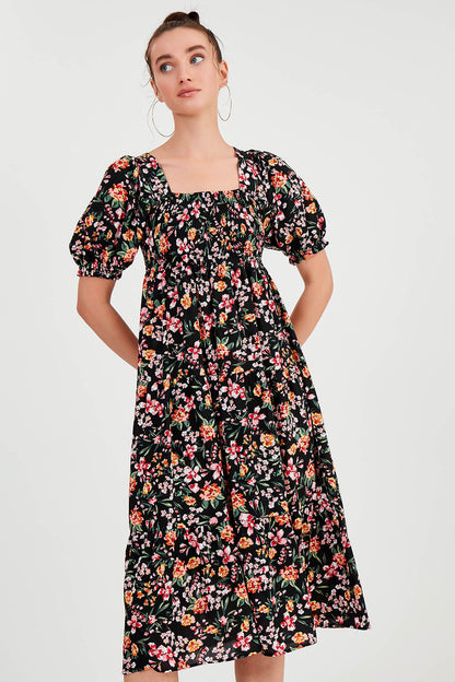 COILED LOOSE SLEEVE FLOWER DRESS