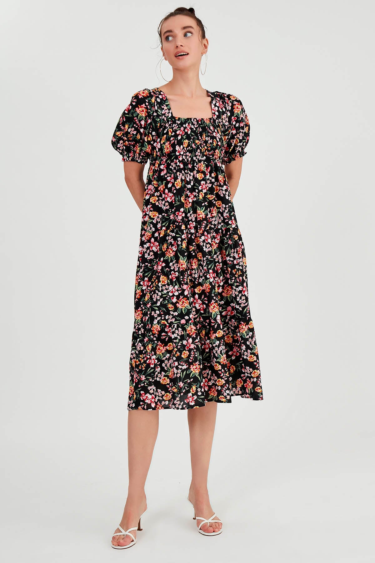 COILED LOOSE SLEEVE FLOWER DRESS