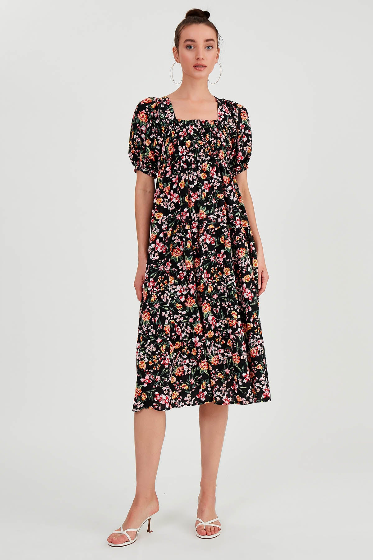 COILED LOOSE SLEEVE FLOWER DRESS