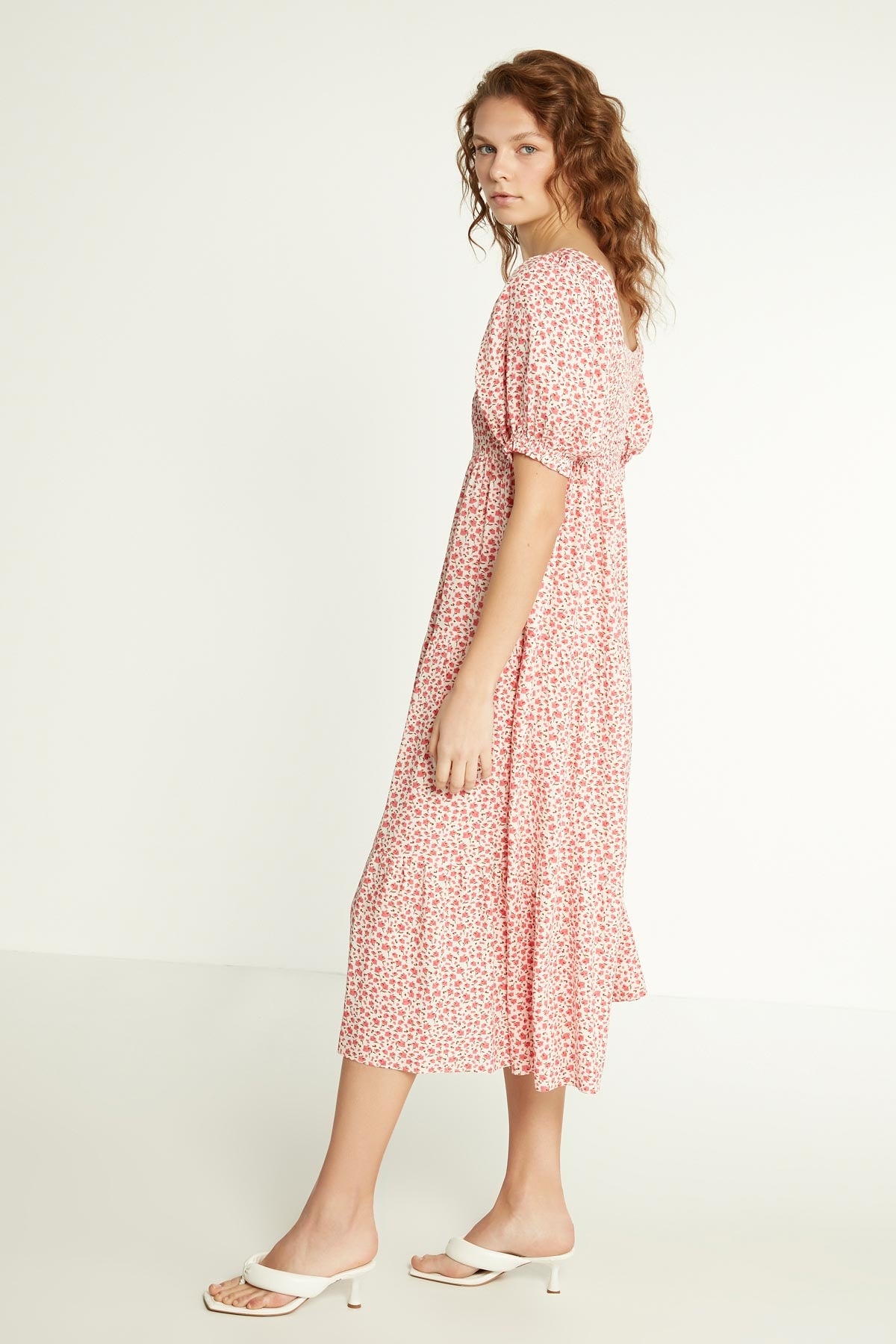 LONG DRESS WITH COILED SLEEVES AND FLORAL PATTERN
