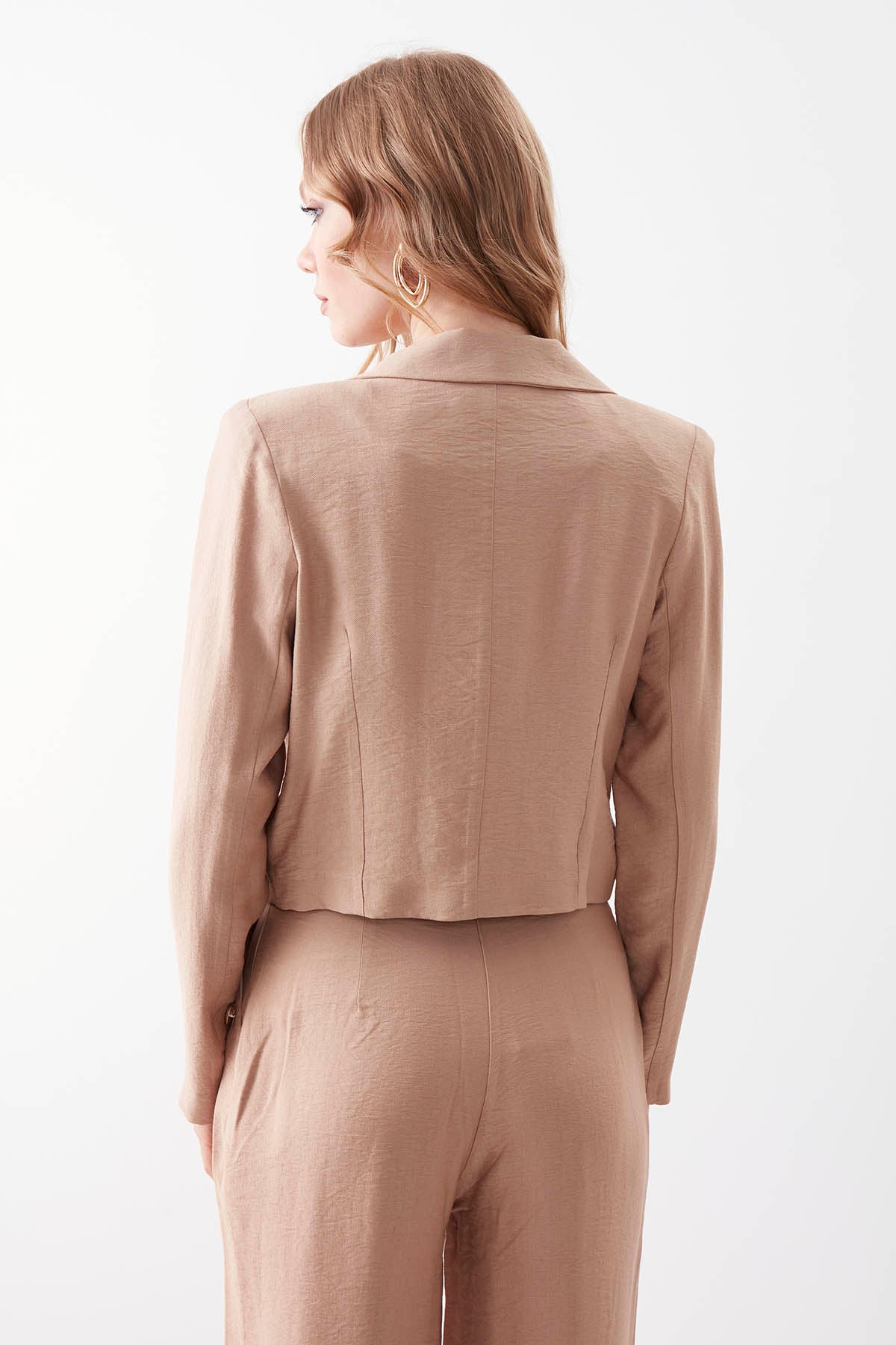 GOLD BUTTON DETAILED CROP JACKET