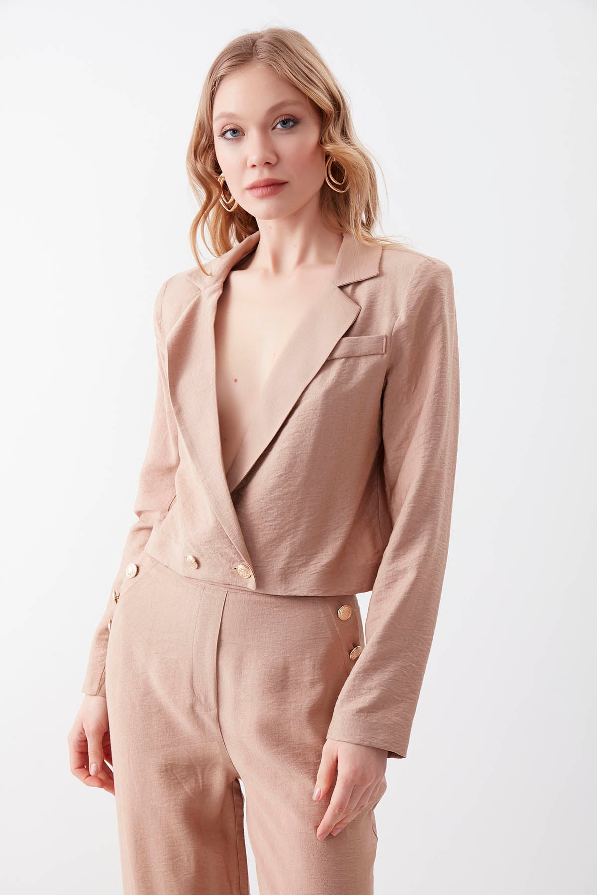 GOLD BUTTON DETAILED CROP JACKET