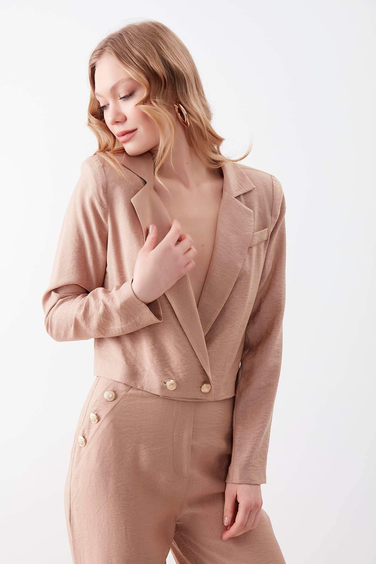 GOLD BUTTON DETAILED CROP JACKET