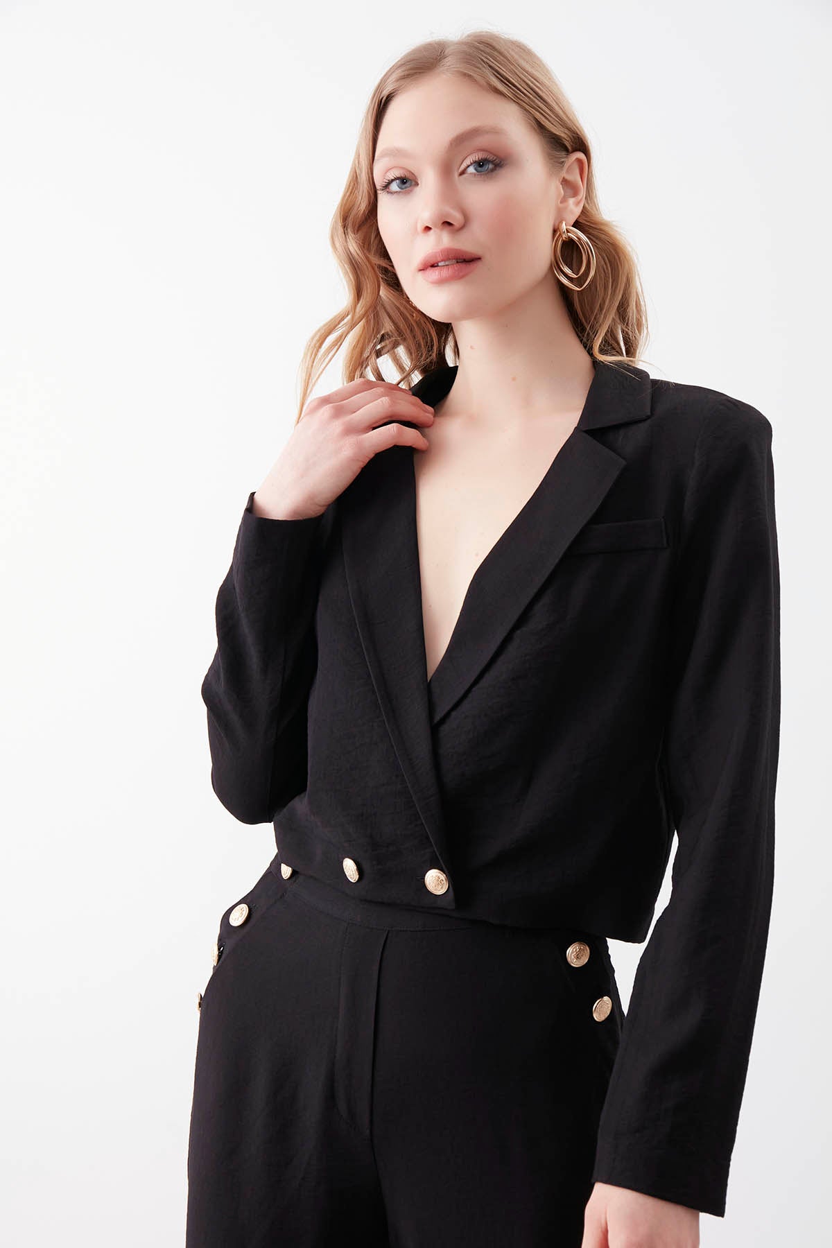 GOLD BUTTON DETAILED CROP JACKET