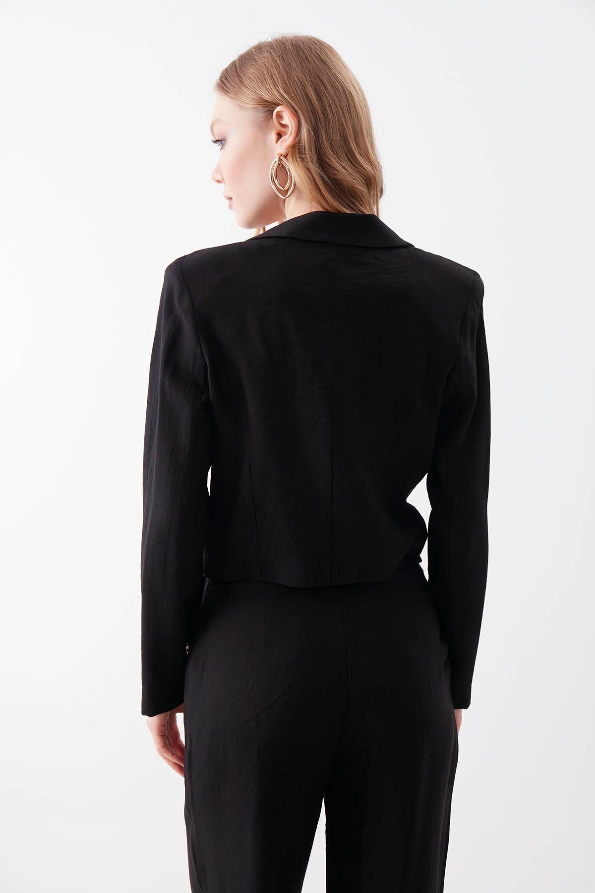 GOLD BUTTON DETAILED CROP JACKET