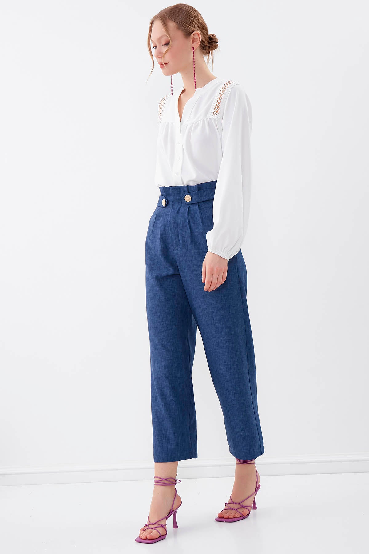GOLD BUTTON DETAILS TROUSERS