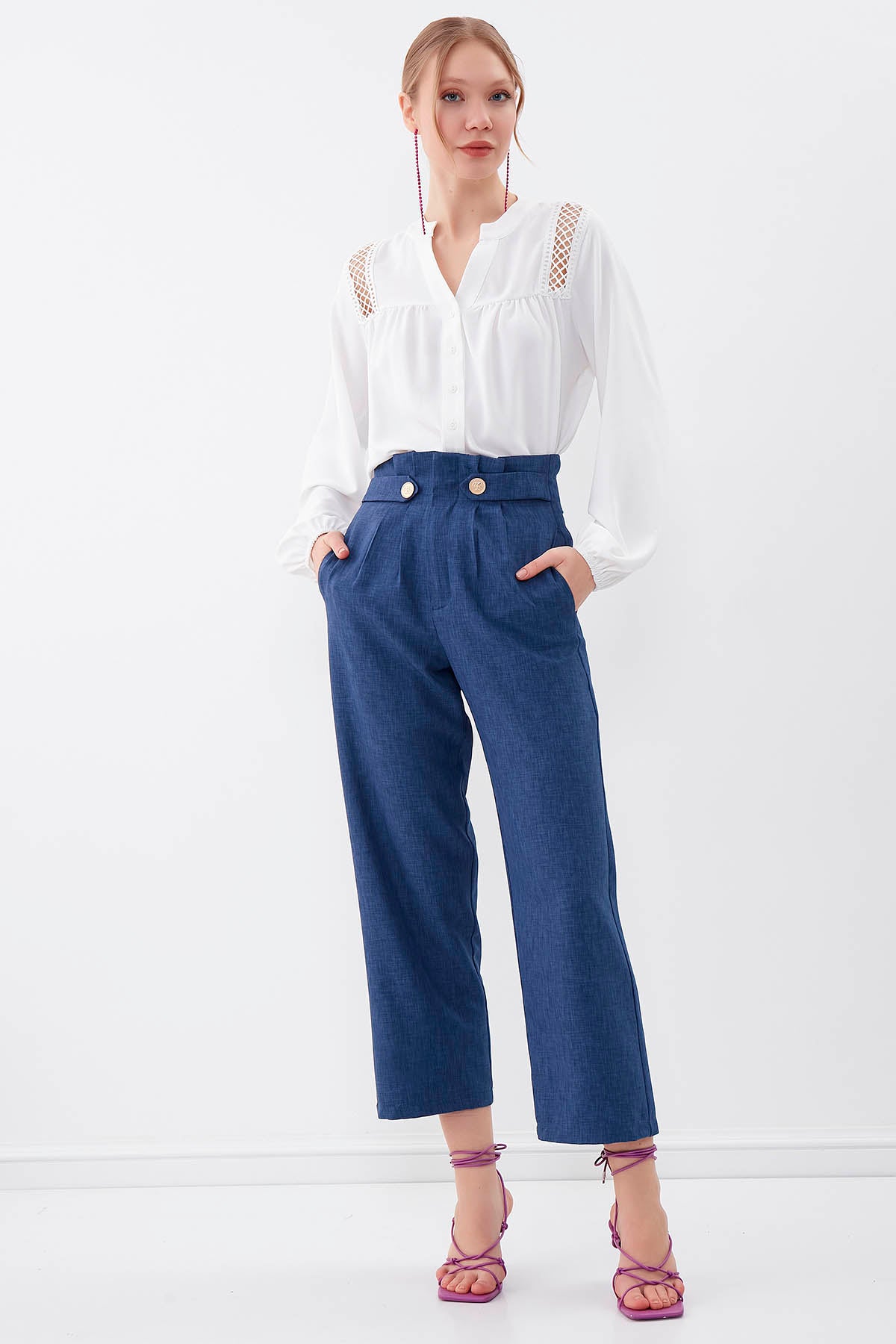 GOLD BUTTON DETAILS TROUSERS