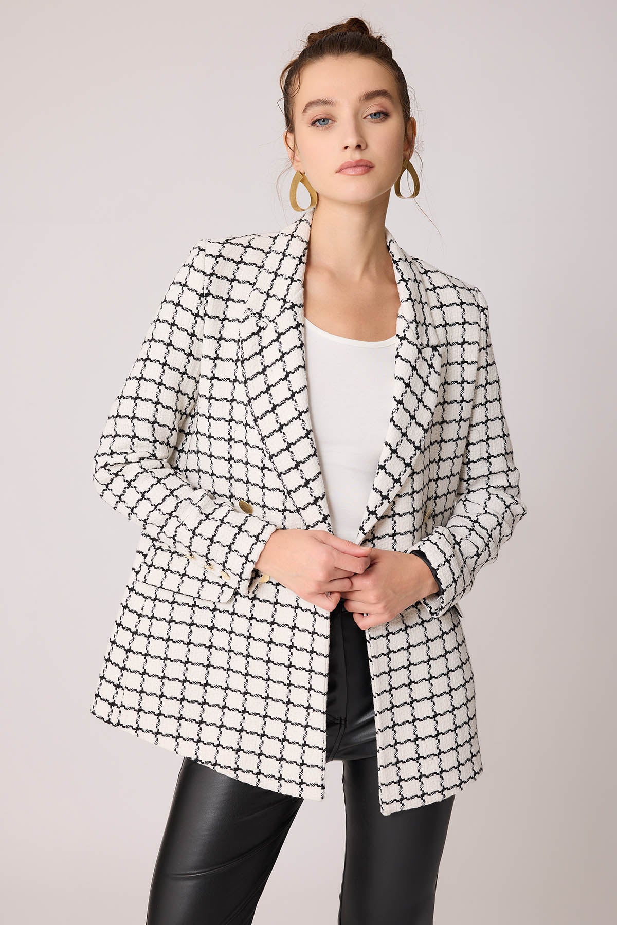 GOLD BUTTON PATTERNED JACKET