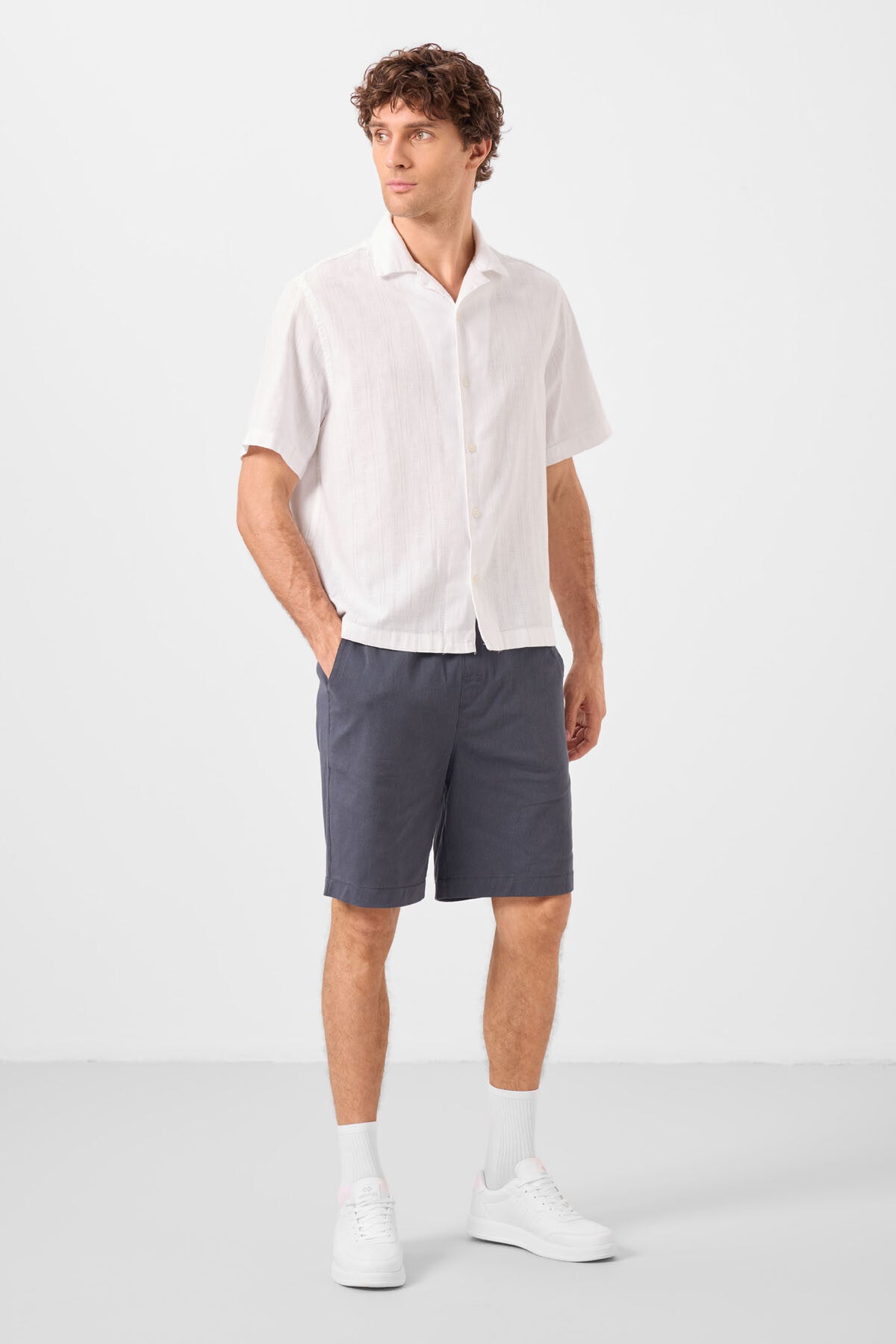 Standard Fit woven lightweight elastic Chino men's shorts - 81293