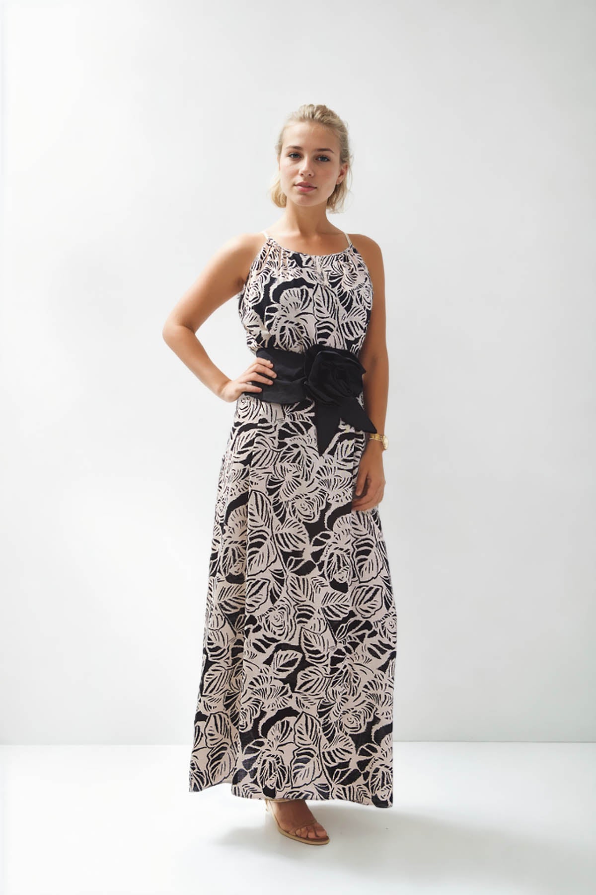LONG DRESS WITH ARCH & ROSE PATTERN