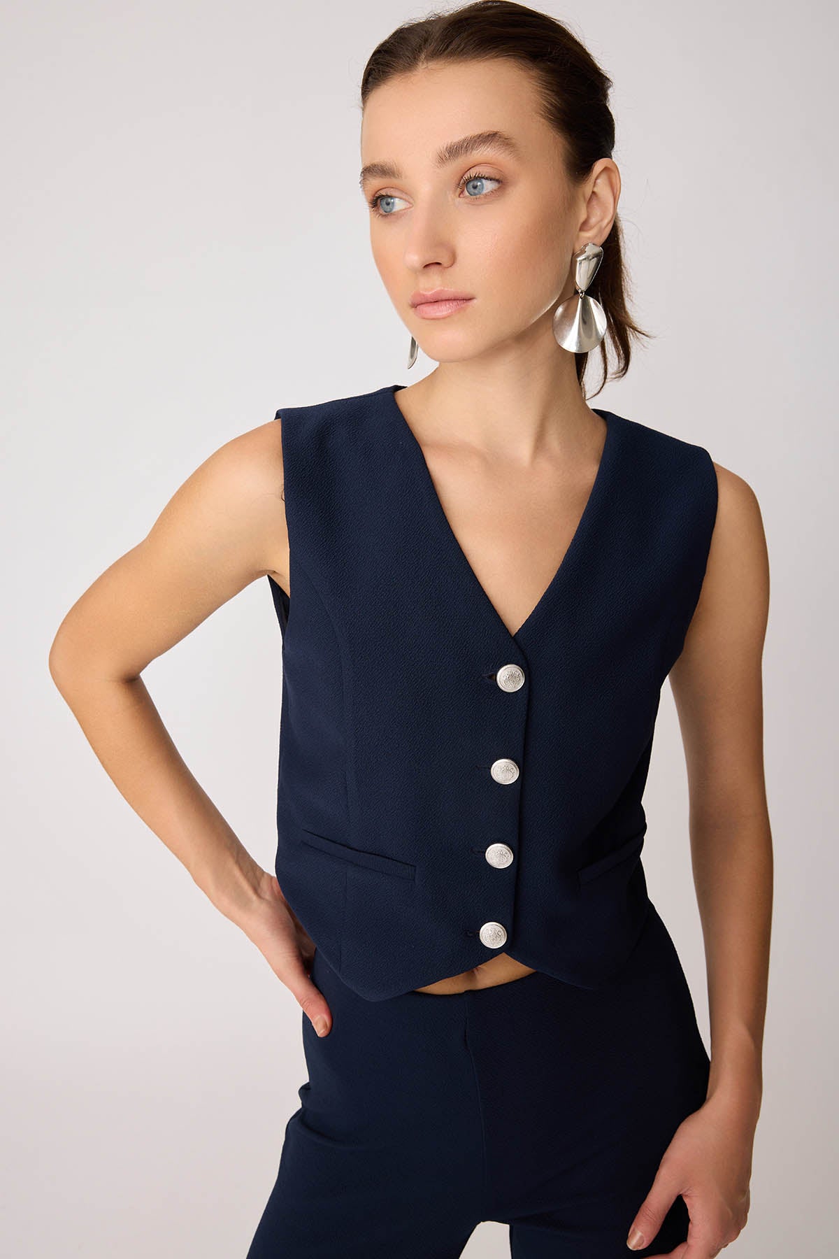 SILVER BUTTON CROP VEST