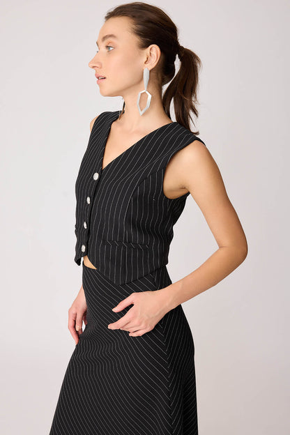 SILVER BUTTON CROP VEST