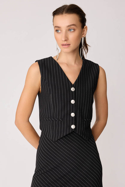 SILVER BUTTON CROP VEST