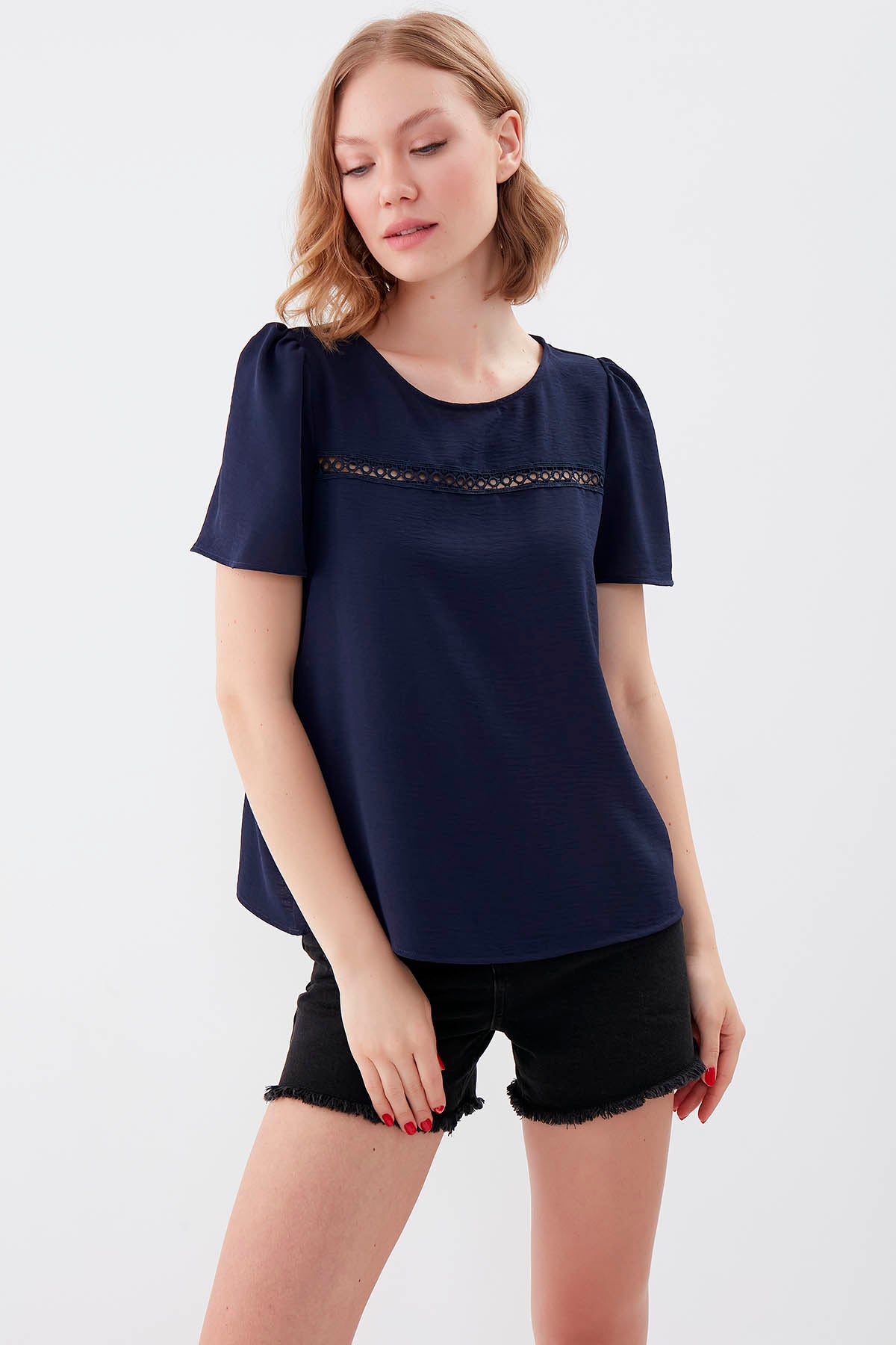 PLEATED SHORT SLEEVE BLOUSE