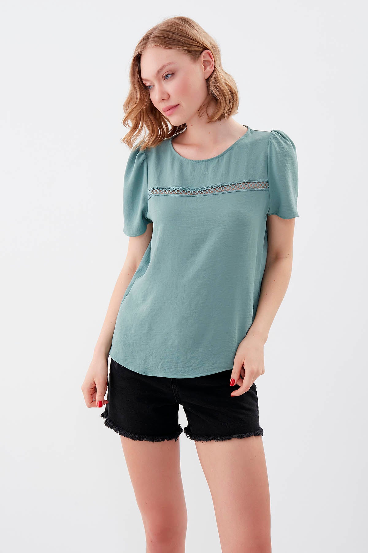 PLEATED SHORT SLEEVE BLOUSE