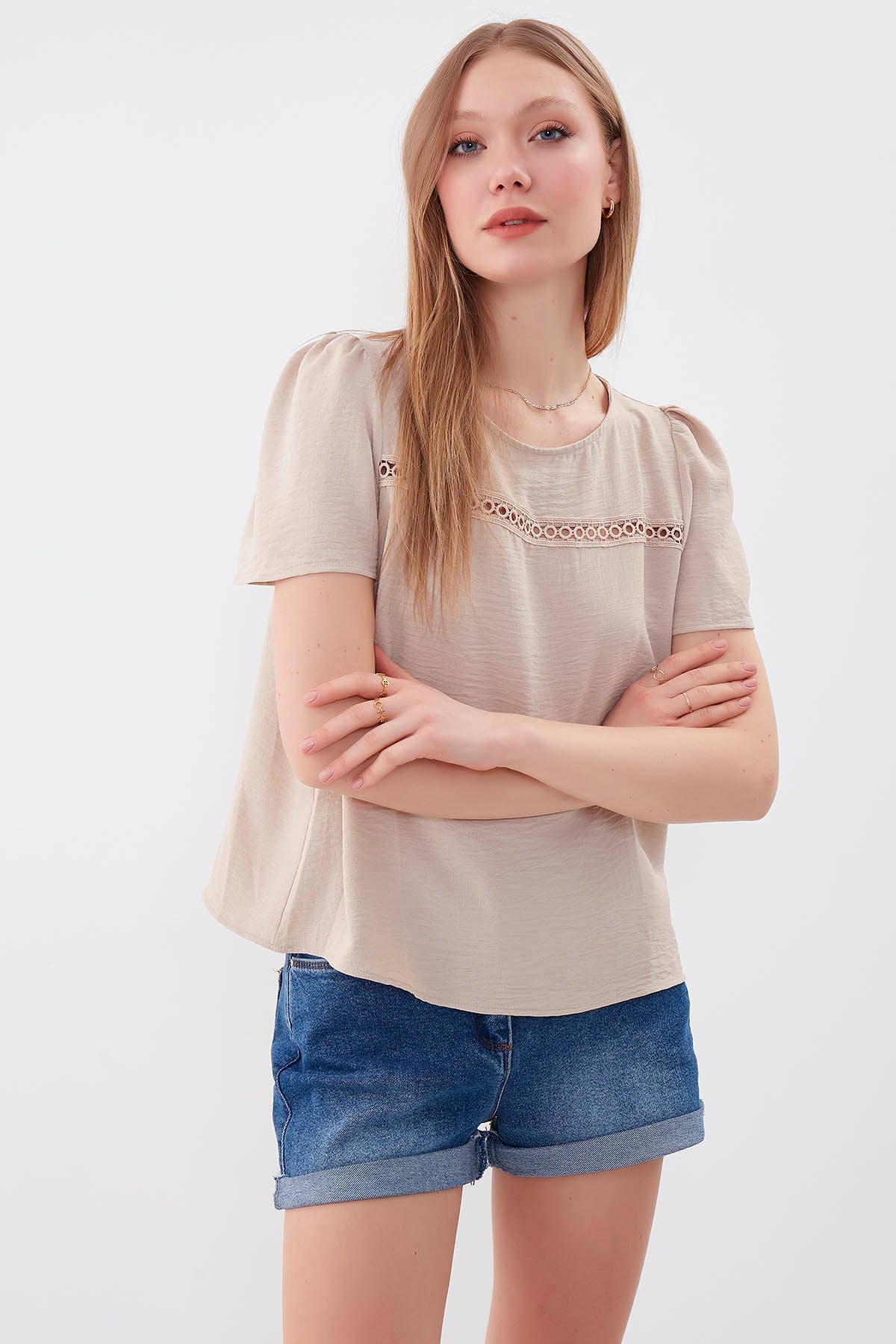 PLEATED SHORT SLEEVE BLOUSE
