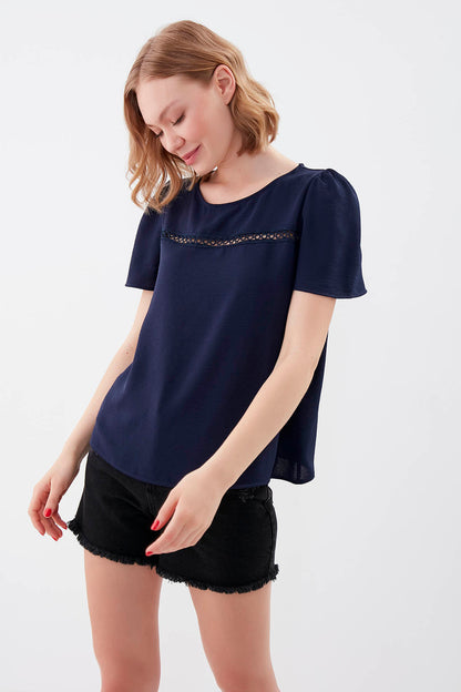 PLEATED SHORT SLEEVE BLOUSE