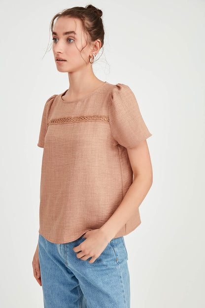 PLEATED SHORT SLEEVE BLOUSE