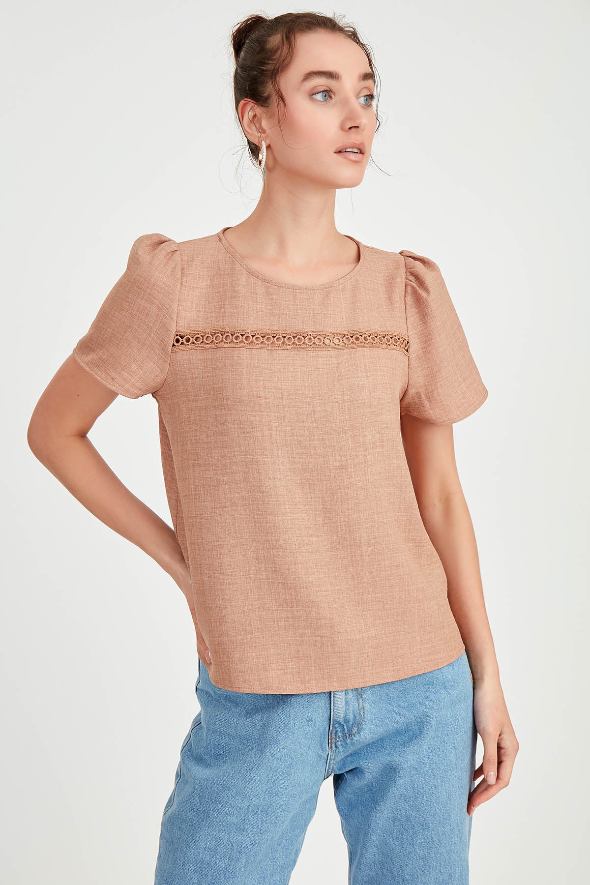 PLEATED SHORT SLEEVE BLOUSE