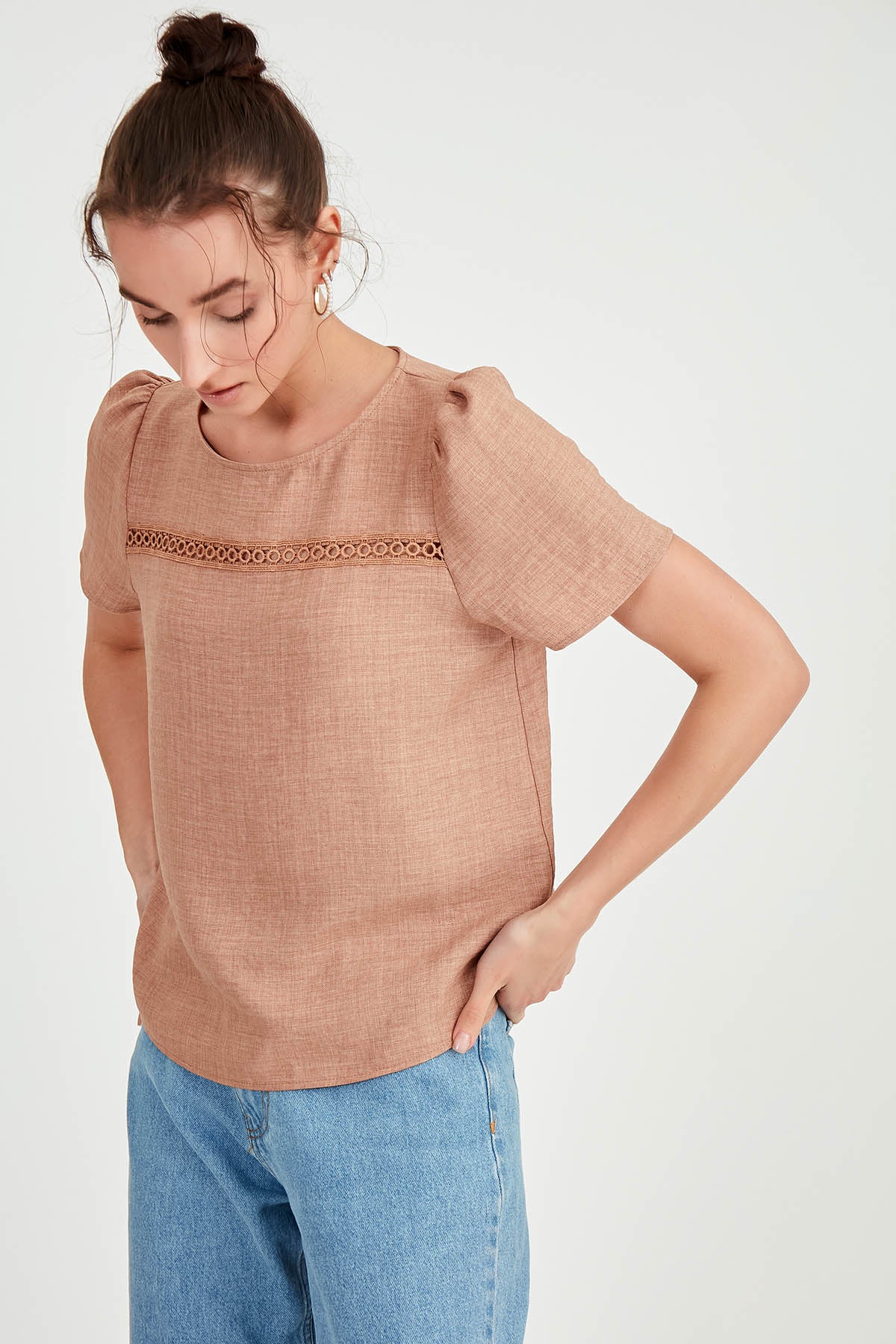 PLEATED SHORT SLEEVE BLOUSE