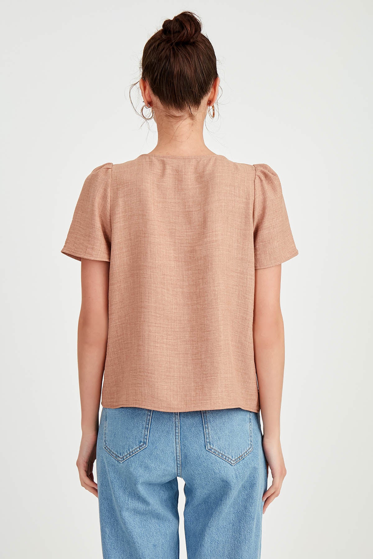 PLEATED SHORT SLEEVE BLOUSE